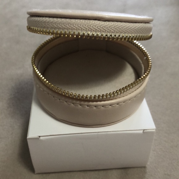 COMING 🔜 Moon glow Jewelry case! - Picture 6 of 8